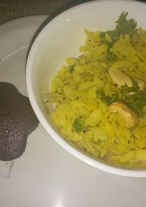 चटपटा प्याज पोहा (Chatpata pyaz poha recipe in Hindi) रेसिपी मुख्य फोटो