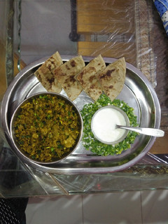લસણીયો રોટલો (Lasaniyo Rotlo Recipe In Gujarati) રેસીપી મુખ્ય ફોટો