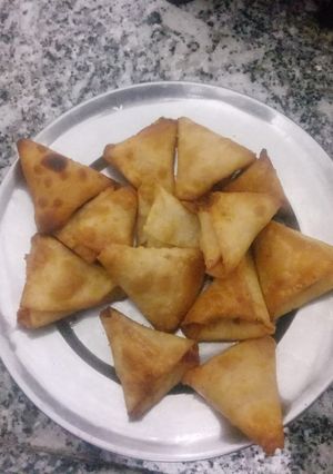 समोसा (Samosa recipe in hindi) रेसिपी मुख्य फोटो