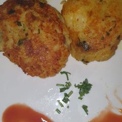 A picture of Stuffed aloo tikki.