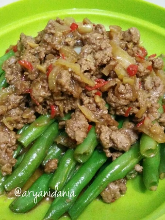 Langkah Gampang Menyiapkan Resep  Oseng buncis siram daging yang Enak Banget, Lezat Sekali