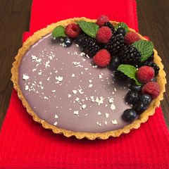A picture of Blueberries Ganache Gelatin Tart.