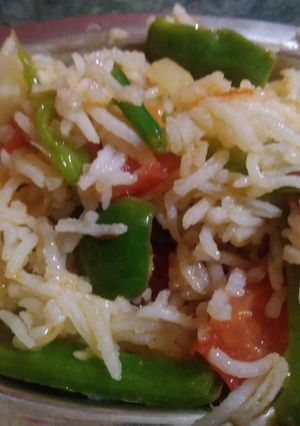 વેજીટેબલ પુલાવ (Vegetable Pulao Recipe In Gujarati) રેસીપી મુખ્ય ફોટો