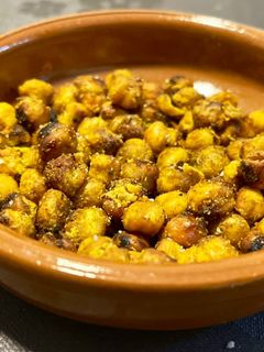 Una foto de Snack saludable: garbanzos tostados al curry