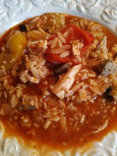Foto di Risoni in zuppa, con pollo alla griglia e peperoni arrostiti