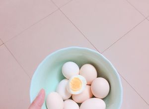 Hình của món Trứng gà ta luộc.