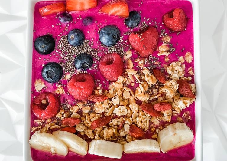 Simple Way to Prepare Ultimate Pitaya bowl (Dragon Fruit)