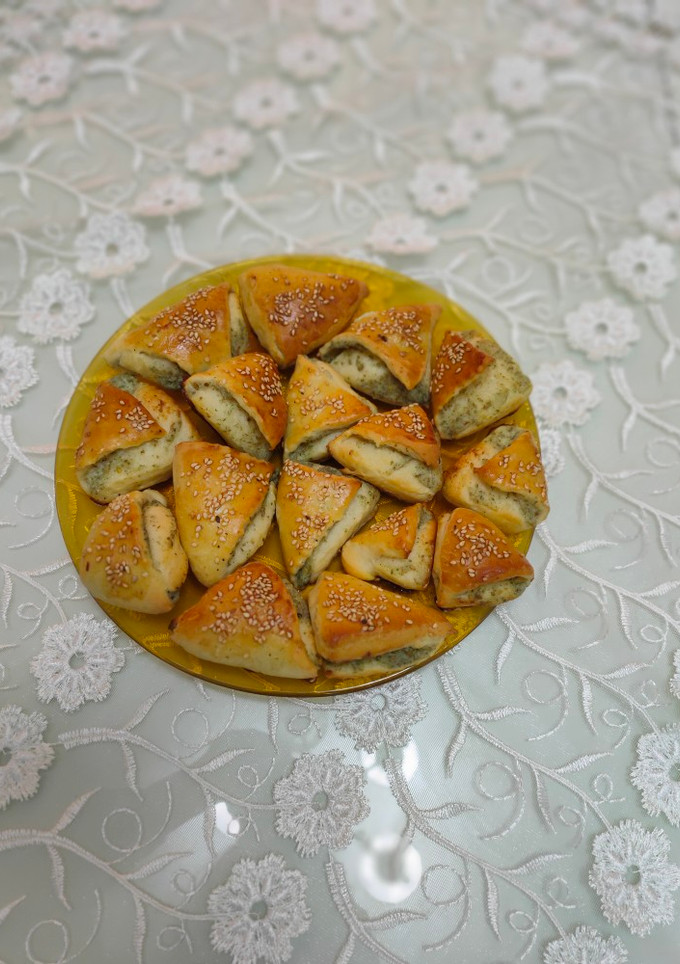 صورة لوصفة مناقيش الجبنة بالزعتر 🥟🥟