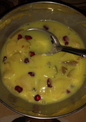 A picture of Fruit Custard.