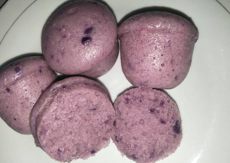 Kue apem ubi ungu