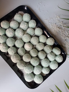 Blue coconut laddu ainihin hoton girkin