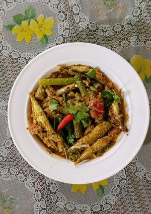 A picture of Maccha Beshara ( Small Fish With Mustard Paste.