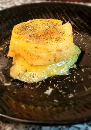 Una foto de Membrillos asados con base de provoleta