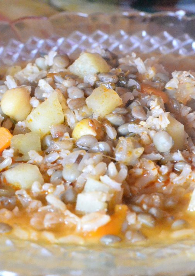 Una foto de Guiso de Lentejas, garbanzos, arroz y verduras (vegano)