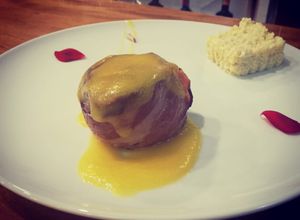 Una foto de Filet Mignon en salsa de melocotón