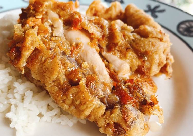 Bagaimana Menyiapkan Crispy Fried Chicken Geprek, Lezat