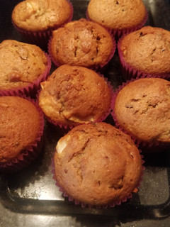 A picture of Apple and date muffins.