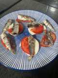 Montaditos de mozzarella y sardinilla