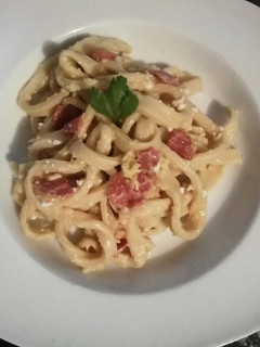 Una foto de Tallarines a la carbonara