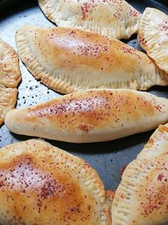 صورة لوصفة طريقة عمل فطيرة تونه مع جبن مبشور بارميزان 😋😋