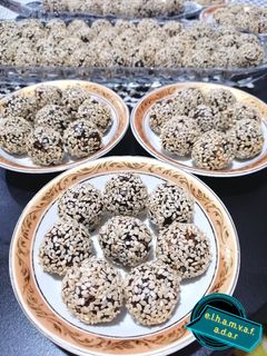 عکسی از دستور خرما گرم کنجدی الهام پز