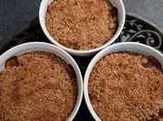 Une photo de crumble rhubarbe