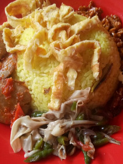 Foto resep Nasi kuning ricecooker