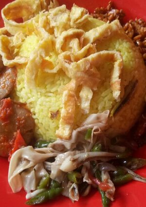 Foto resep Nasi kuning ricecooker