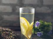 Gambar infused water kiwi lemon
