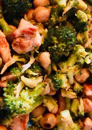 Una foto de Brócoli con garbanzos