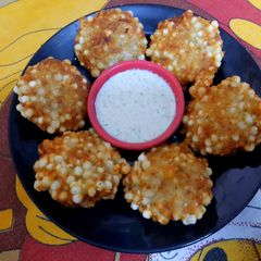 A picture of Sabudana vada.