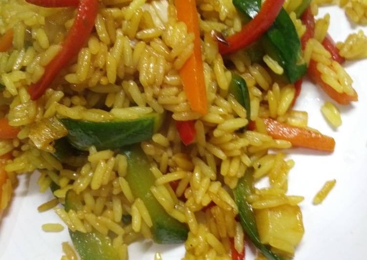 Arroz con verduras y salsa de soja Receta de Estefani Piriz- Cookpad