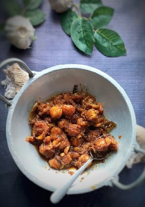 রসুনের আচার রেসিপির প্রধান ছবি