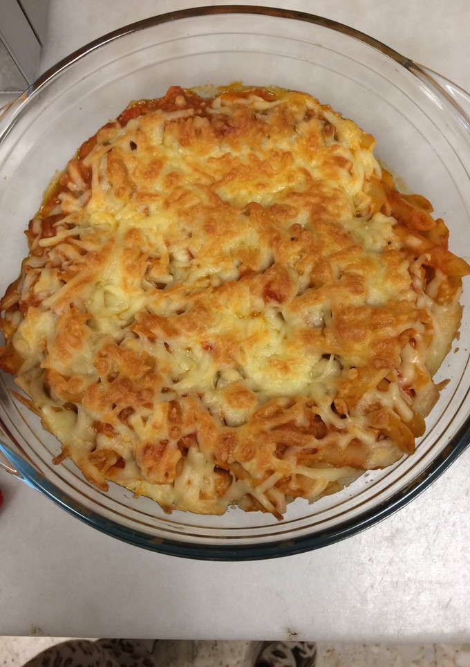 Una foto de Macarrones gratinados (con sofrito, atún y el toque especial)
