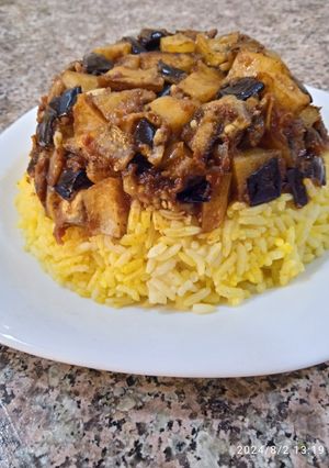 Une photo de Aubergine 🍆 / pomme de terre 🥔 et riz basmati