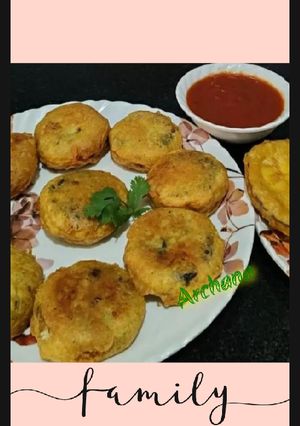 A picture of Fresh mix herbs aloo chop 😋😋.