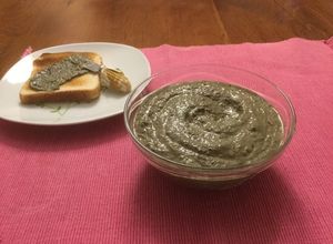 Una foto de Pasta de aceitunas negras para untar