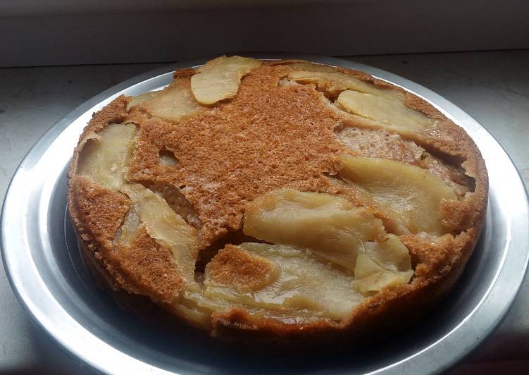 Eggless whole-wheat apple upside down cake