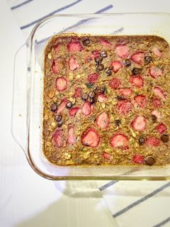 A picture of Super duper healthy baked oatmeal.