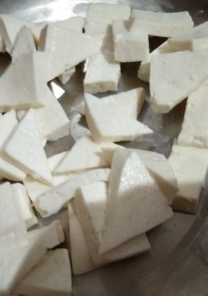 A picture of Homemade paneer.
