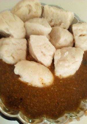 A picture of Tuwon flour me turare da miyan wake.