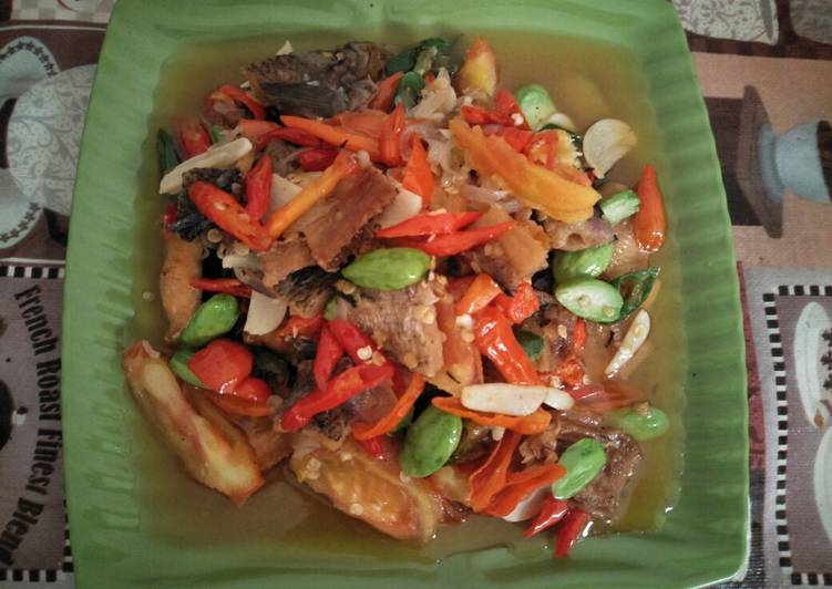 Resep masakan Gabus tumis pete pedes | Resep Bumbu Gabus tumis pete pedes Yang Bisa Manjain Lidah