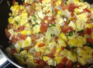 Una foto de Huevos a la Mexicana