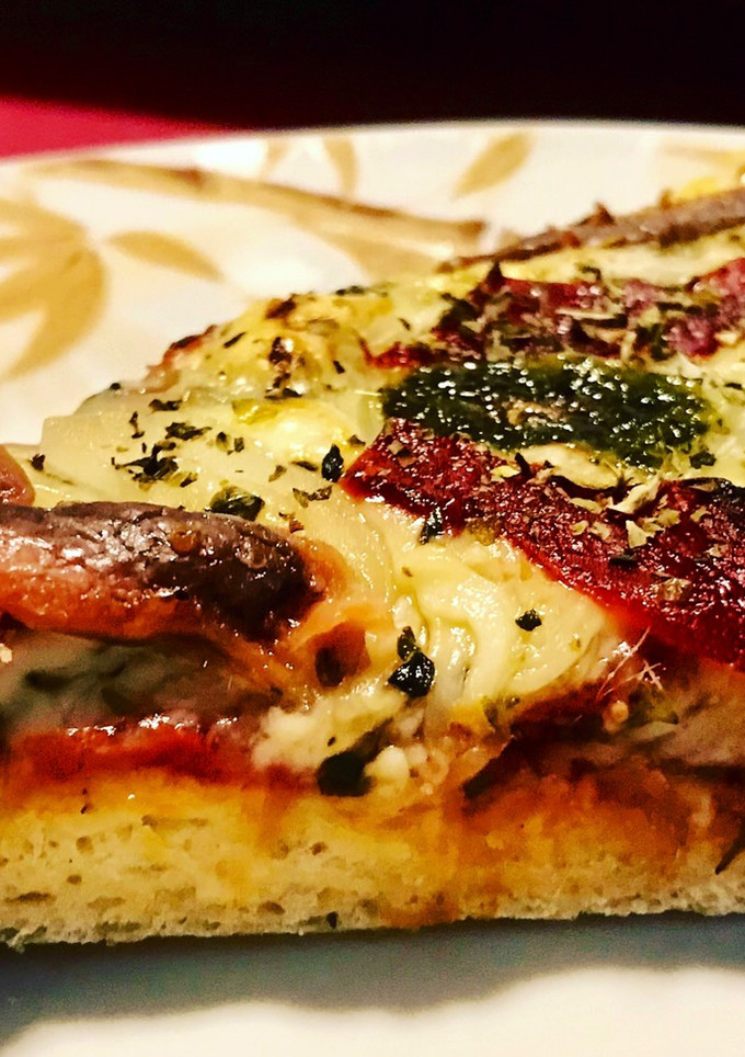 Una foto de Pizza casera: capricho de sabores para ver el fútbol ⚽️⚽️⚽️