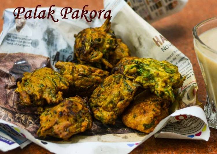 Recipe of Favorite Palak Pakora /Spicy Spinach Fritters