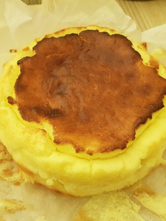 鮮牛奶版檸檬巴斯克起士蛋糕 的食譜成品照片