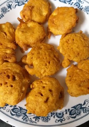 A picture of Banana Fritters.