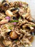 เมี่ยงเห็ดฟาง🍄แนมกับถั่วลิสงและผักสด🥬🥜
