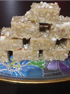 દુધી ની બરફી (Dudhi ni barafi recipe in gujarati) રેસીપી મુખ્ય ફોટો