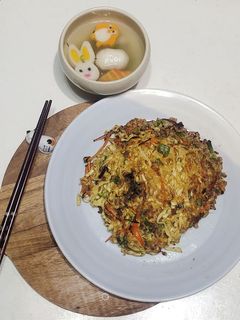 快速消夜~~泡麵廣島燒及火鍋丸湯 的食譜成品照片